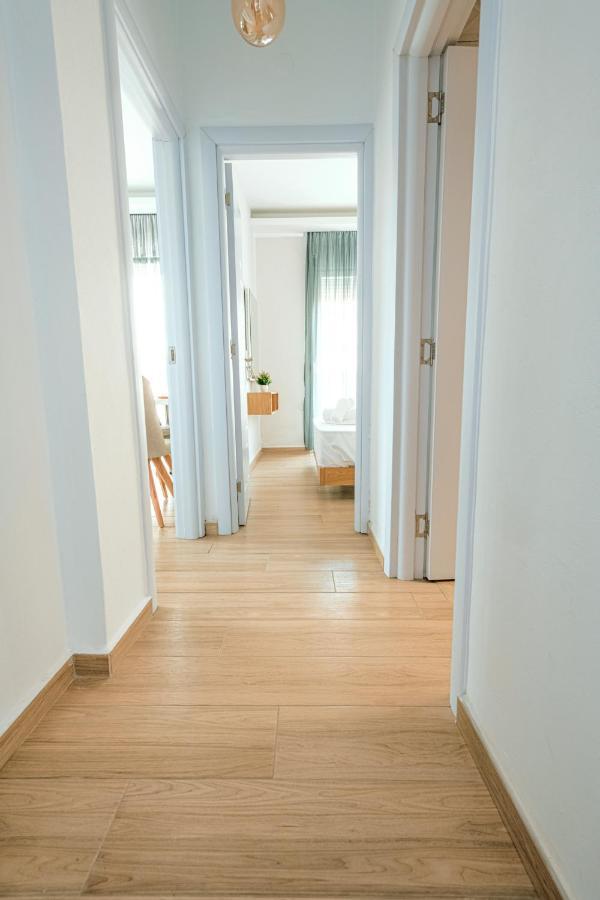 Design Suites Efharis Nea Peramos  Luaran gambar
